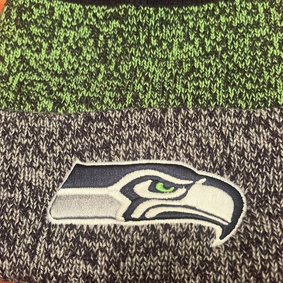 EUC 47 Brand Seattle Seahawks Beanie - blue & green - Picture 2 of 7